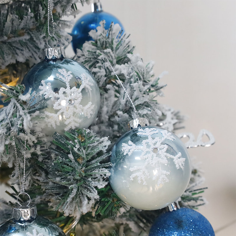Bola Kaca Hias Natal Dalam Ruangan 8×8×8cm