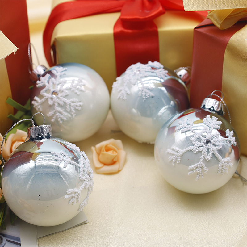Bola Kaca Hias Natal Dalam Ruangan 8×8×8cm